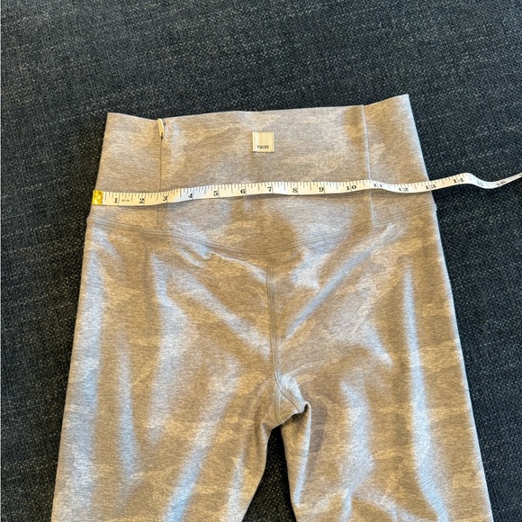Vuori Women's Gray Camouflage Leggings - Picture 7 of 9